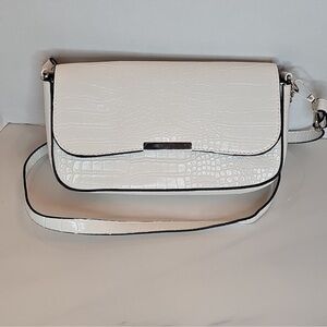 Ardene Elegant White Crocodile-Embossed Women's Crossbody Bag
